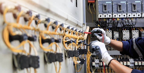 Professional Electrician technician working in Huntsville, MO
